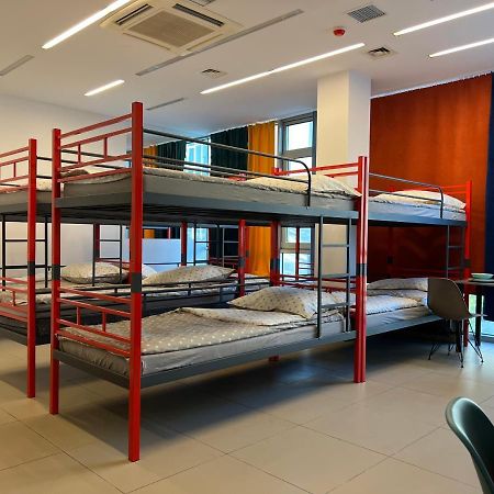 Hostel Fuchs Варшава Экстерьер фото
