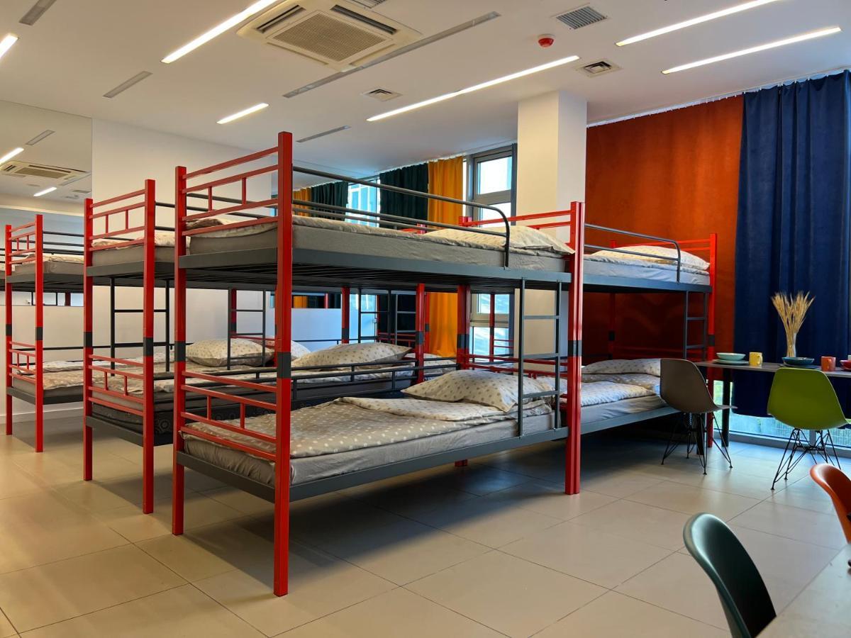 Hostel Fuchs Варшава Экстерьер фото